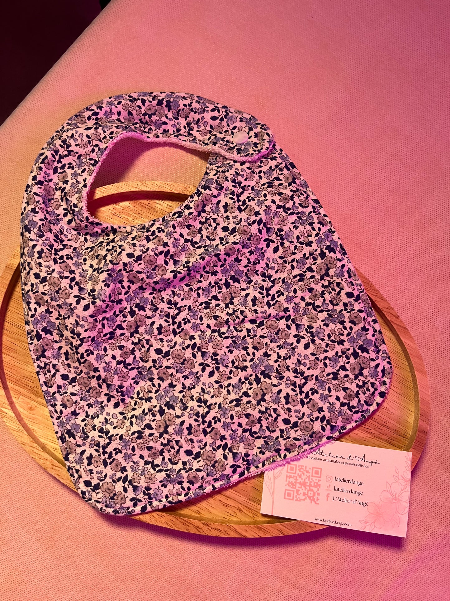 Bavoir bébé personnalisé avec prénom - Cadeau naissance fait main - Accessoire bébé artisanal