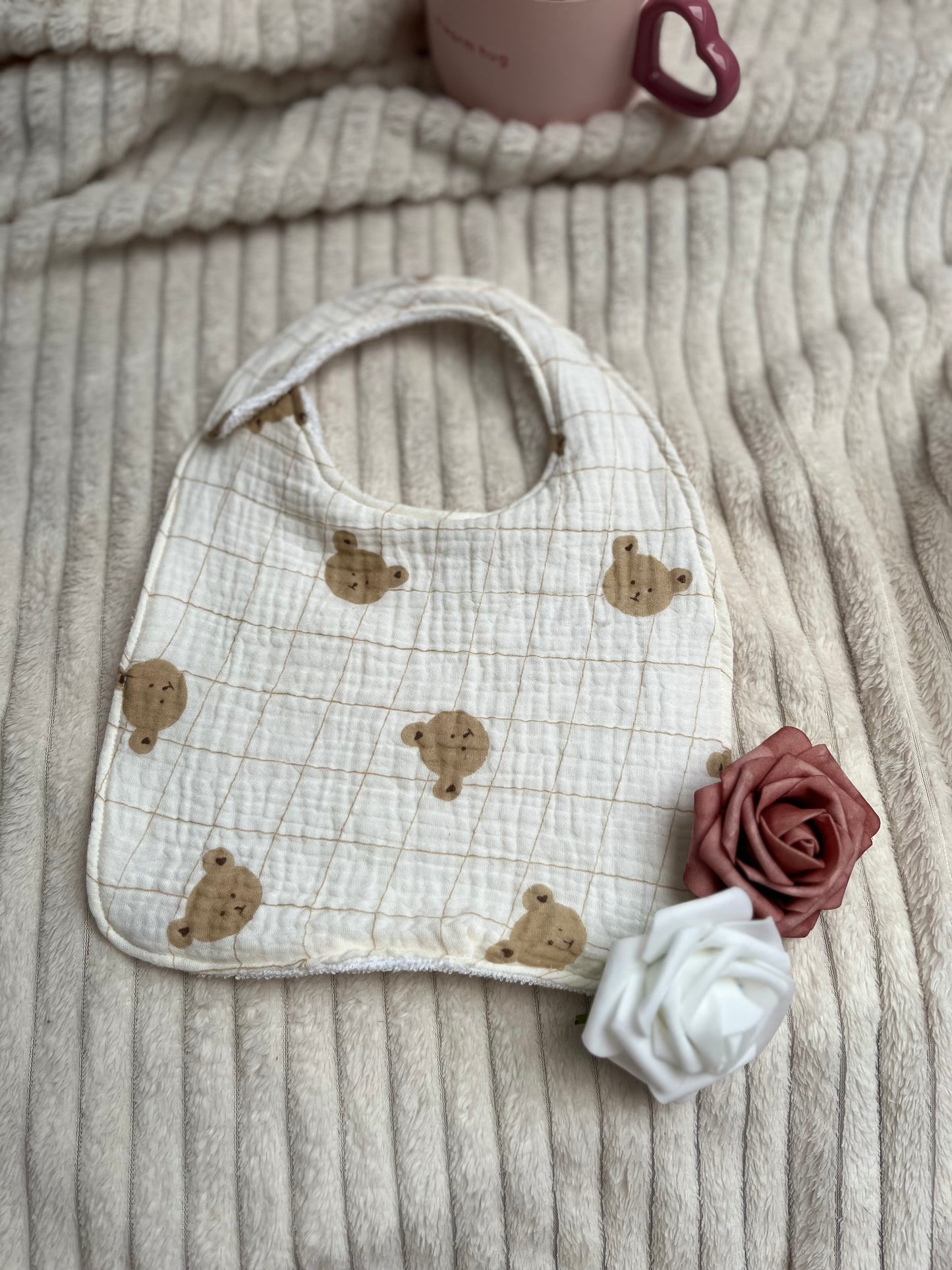 Bavoir bébé personnalisé avec prénom - Cadeau naissance fait main - Accessoire bébé artisanal