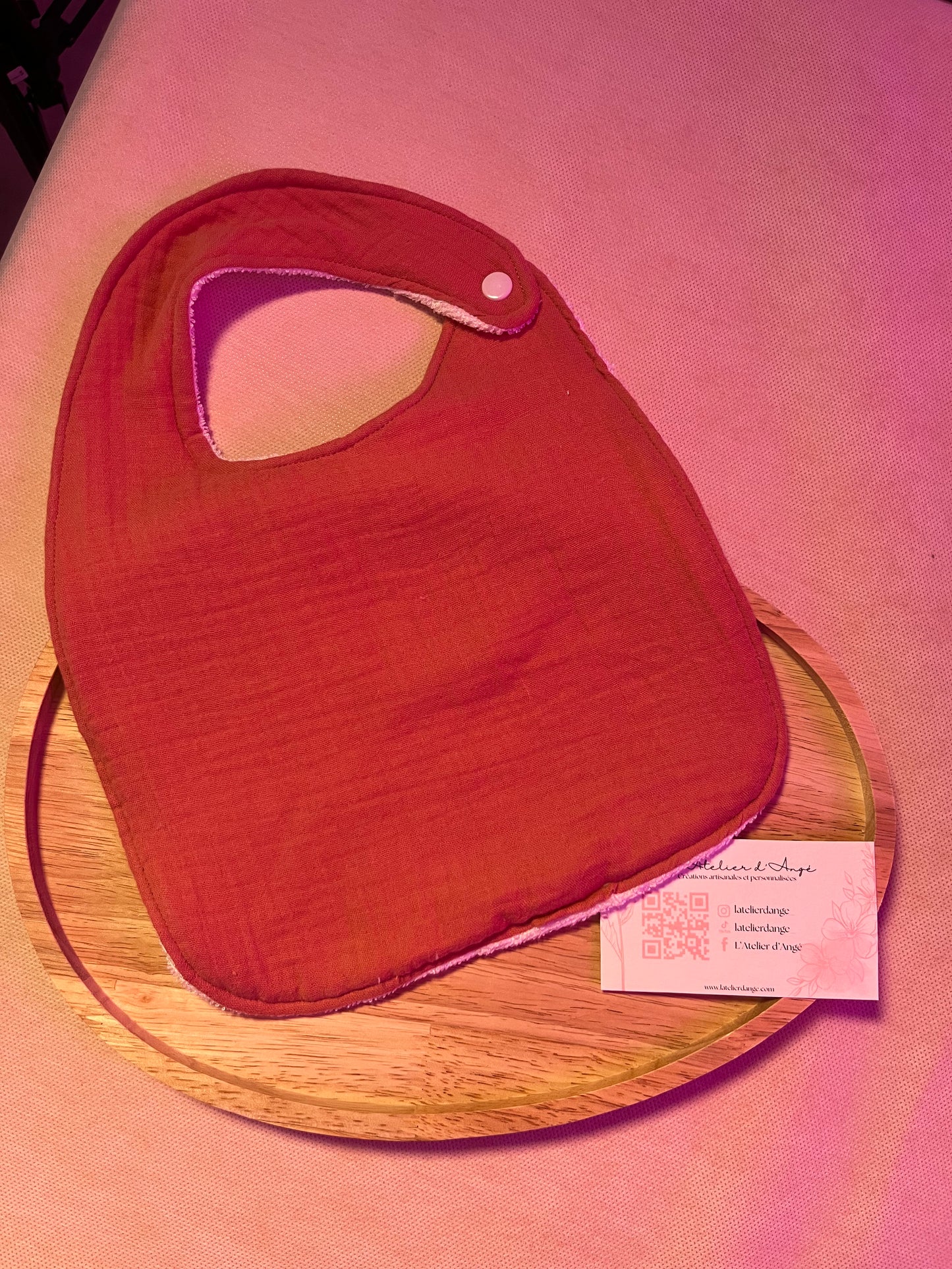 Bavoir bébé personnalisé avec prénom - Cadeau naissance fait main - Accessoire bébé artisanal