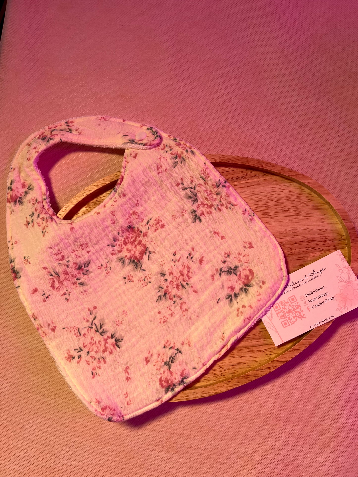 Bavoir bébé personnalisé avec prénom - Cadeau naissance fait main - Accessoire bébé artisanal