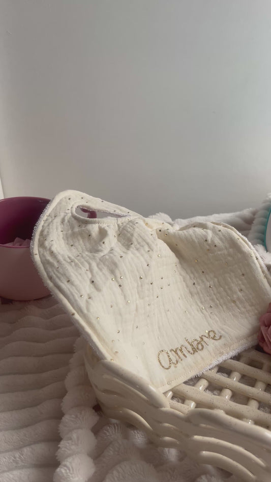 Bavoir bébé personnalisé avec prénom - Cadeau naissance fait main - Accessoire bébé artisanal